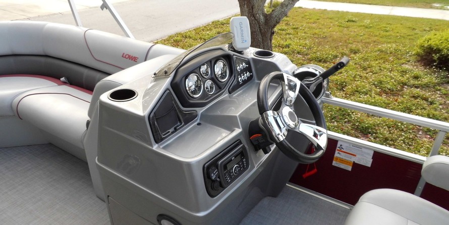 Lowe SS270 Extended Walk Thru