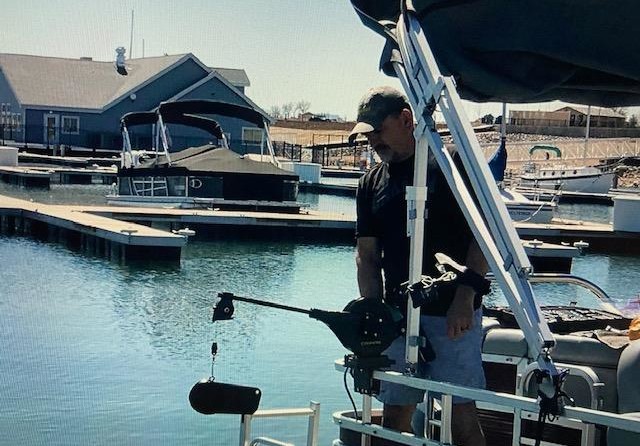 Lowe SS270 Extended Walk Thru