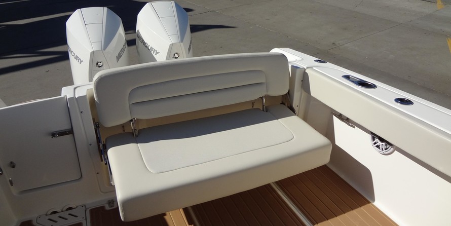 Boston Whaler 270 Vantage
