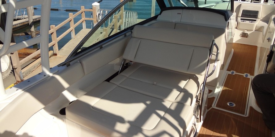 Boston Whaler 270 Vantage