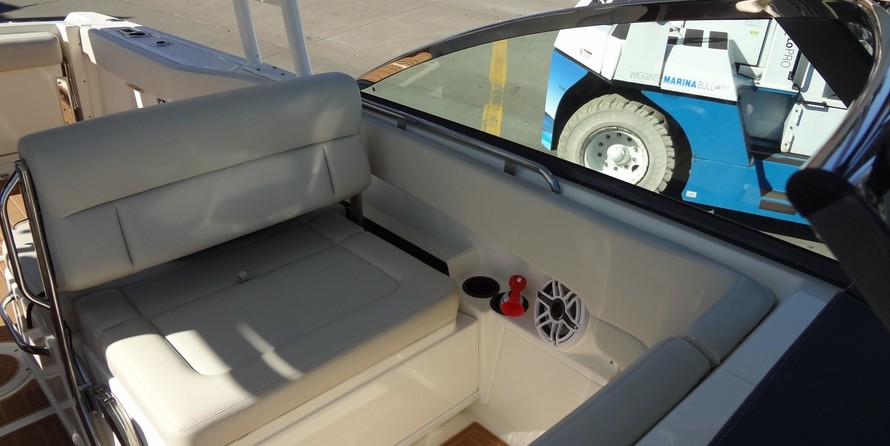 Boston Whaler 270 Vantage