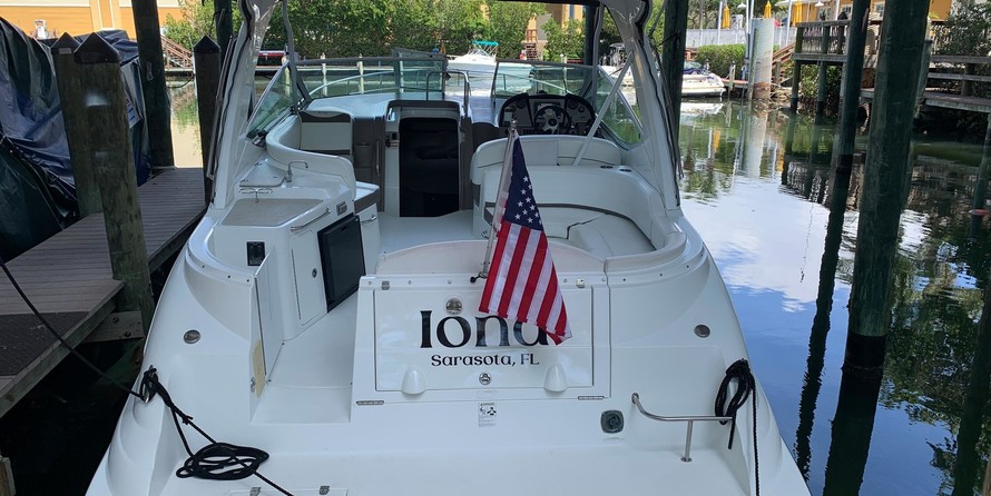 Cruisers Yachts 330 Express