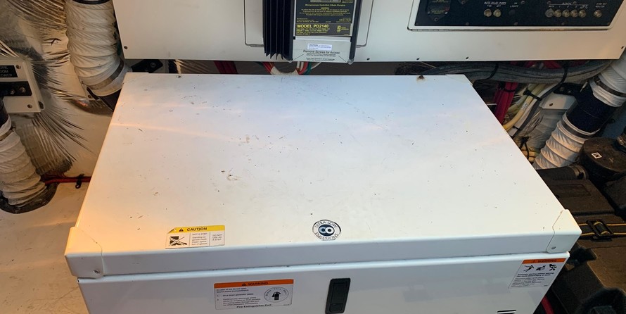 Cruisers Yachts 330 Express