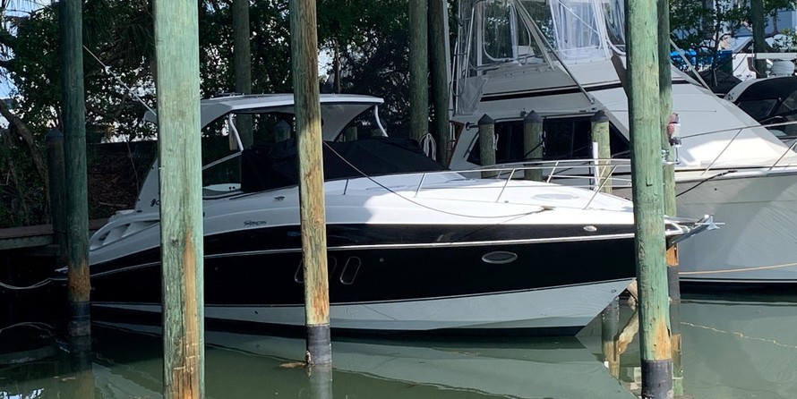 Cruisers Yachts 330 Express