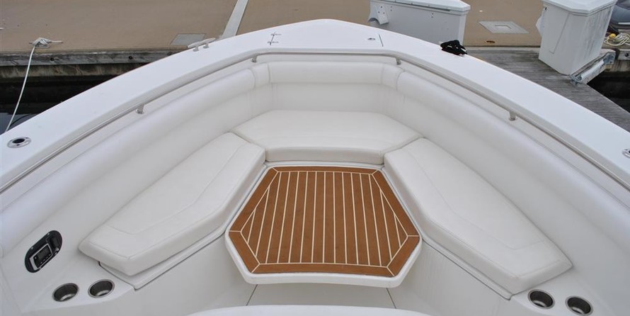Boston Whaler 370 Outrage
