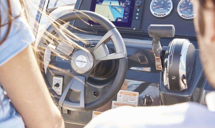 Quicksilver Activ 605 Open