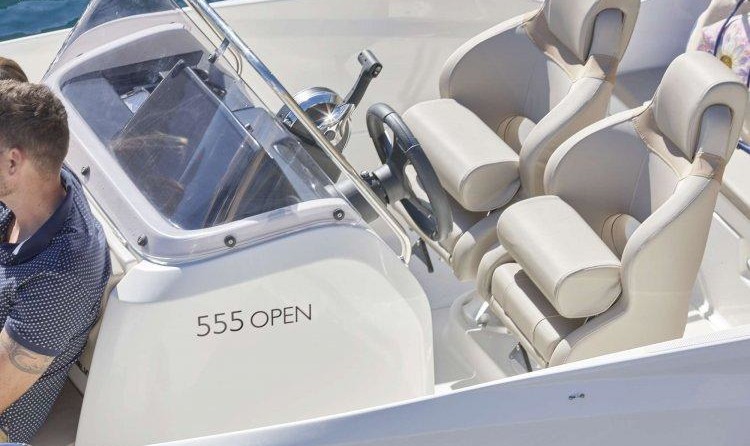 Quicksilver Activ 555 Open