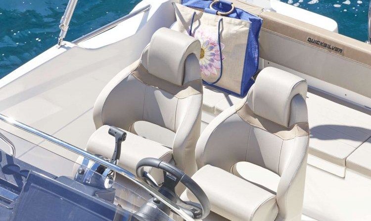 Quicksilver Activ 555 Open