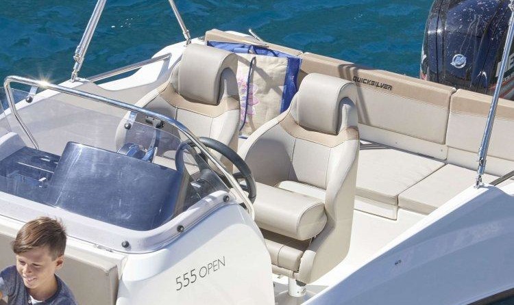 Quicksilver Activ 555 Open