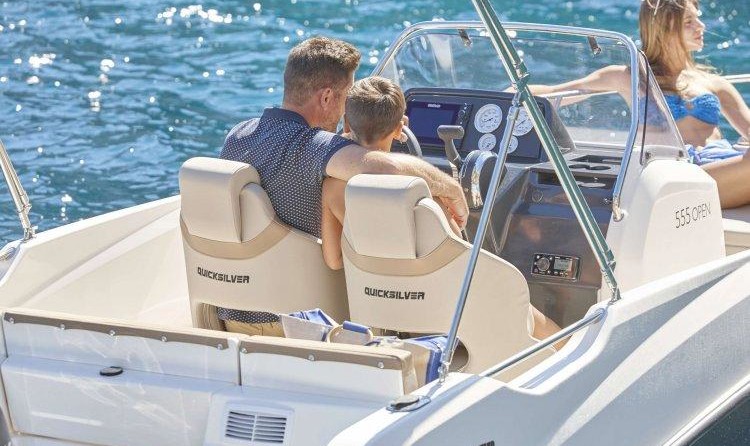 Quicksilver Activ 555 Open