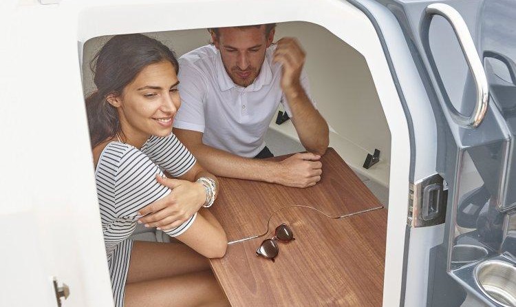 Quicksilver Activ 555 Cabin