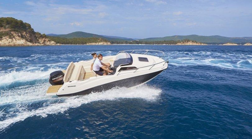 Quicksilver Activ 555 Cabin