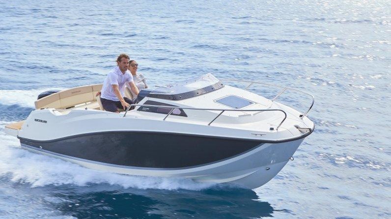 Quicksilver Activ 555 Cabin