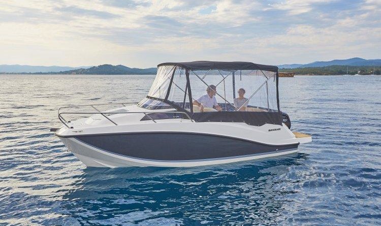 Quicksilver Activ 555 Cabin