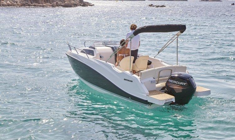 Quicksilver Activ 555 Cabin