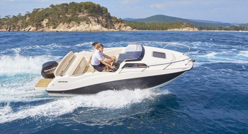 Quicksilver Activ 555 Cabin