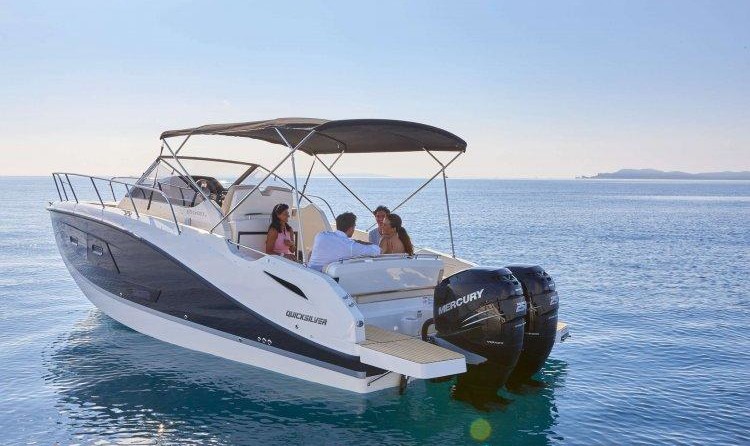 Quicksilver Activ 875 Sundeck