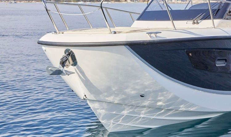 Quicksilver Activ 875 Sundeck