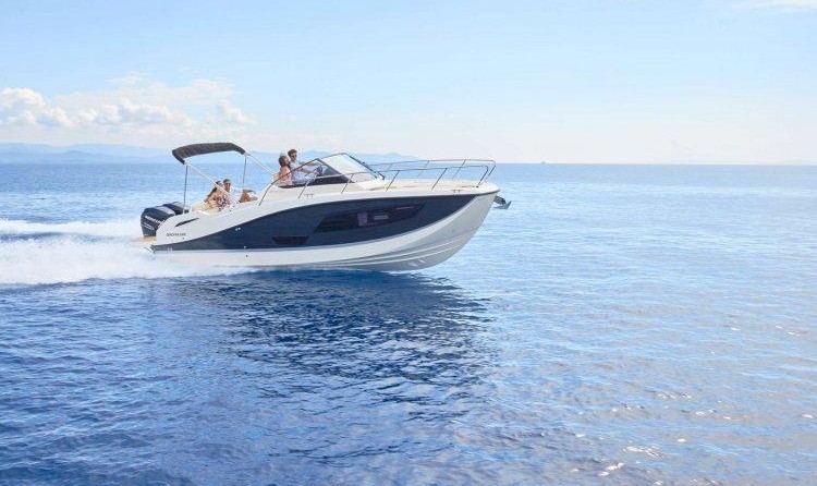 Quicksilver Activ 875 Sundeck