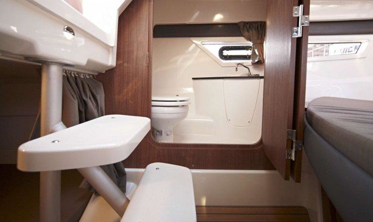 Quicksilver Activ 805 Cruiser