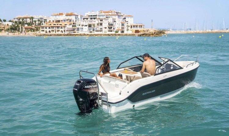 Quicksilver Activ 555 Bowrider