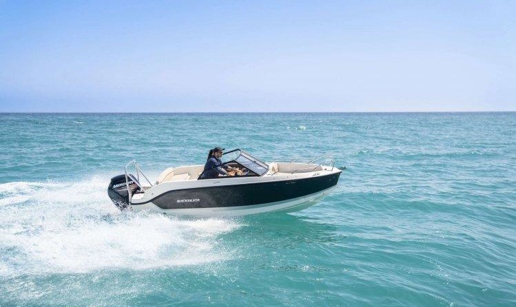 Quicksilver Activ 555 Bowrider