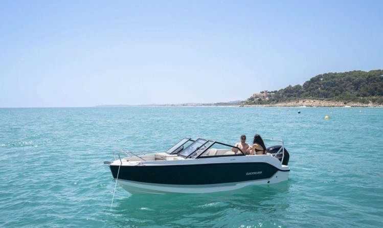 Quicksilver Activ 555 Bowrider