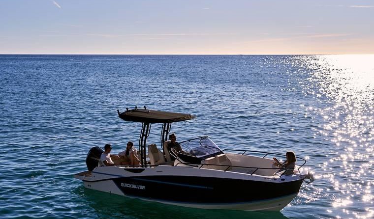 Quicksilver Activ 805 Open