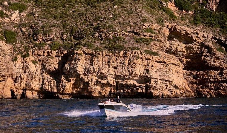 Quicksilver Activ 805 Open