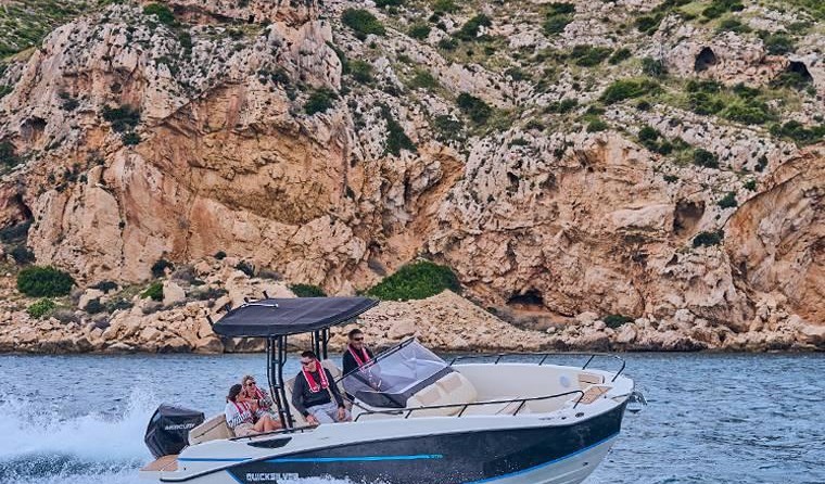 Quicksilver Activ 805 Open