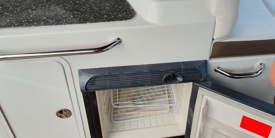 Cruisers Yachts 330 Express