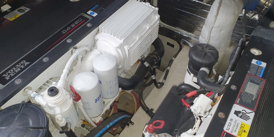 Cruisers Yachts 330 Express