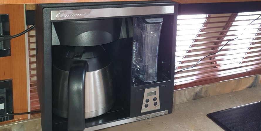 Cruisers Yachts 330 Express