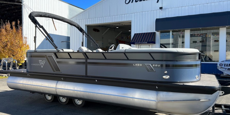 60 x 16 tri-toon passenger vessel