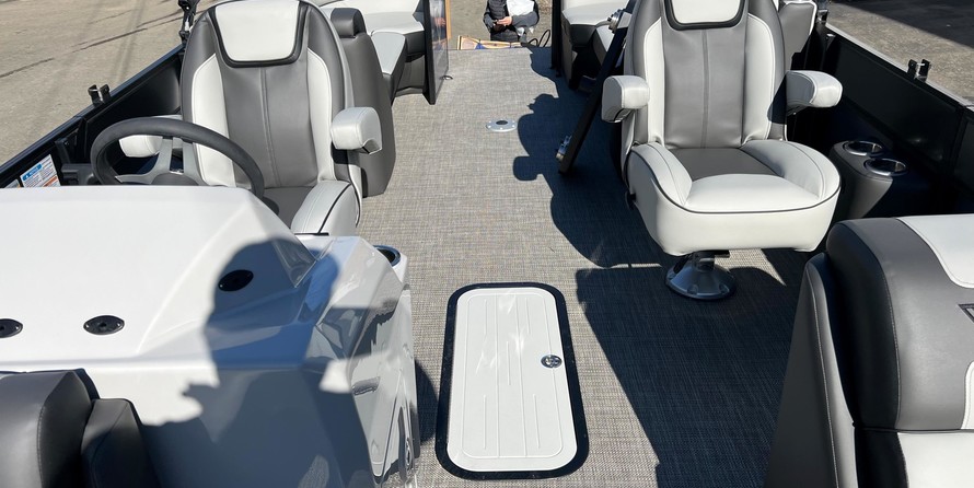 60 x 16 tri-toon passenger vessel