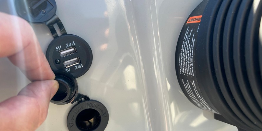 60 x 16 tri-toon passenger vessel