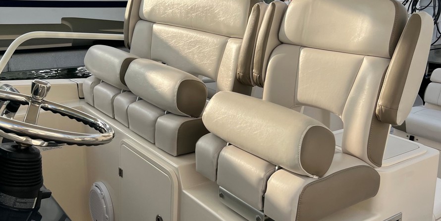 Pursuit st 310 sport