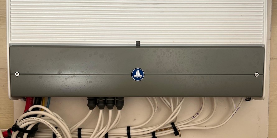 Pursuit st 310 sport