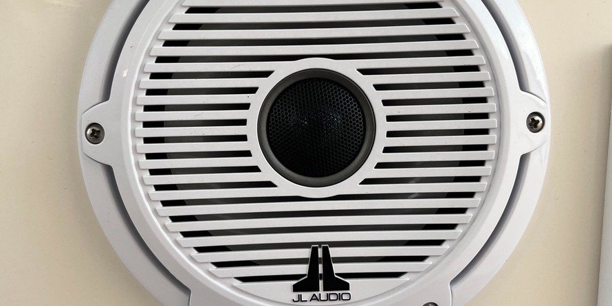 Pursuit st 310 sport