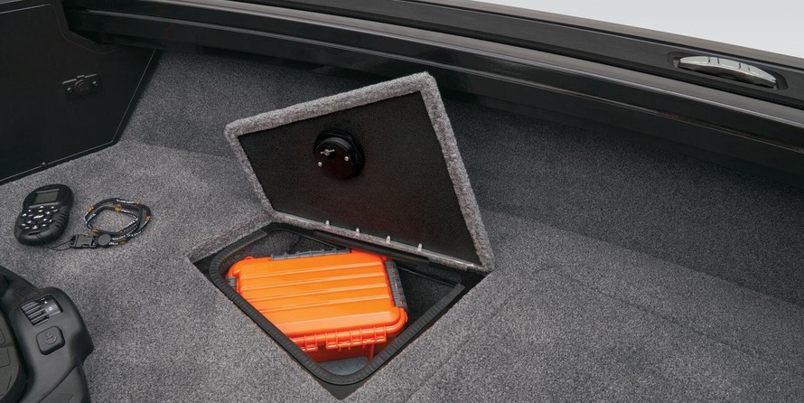 Tracker Targa V-19 WT