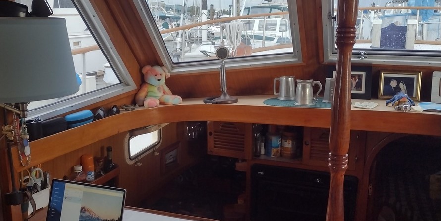 Albin Marine 36 trawler