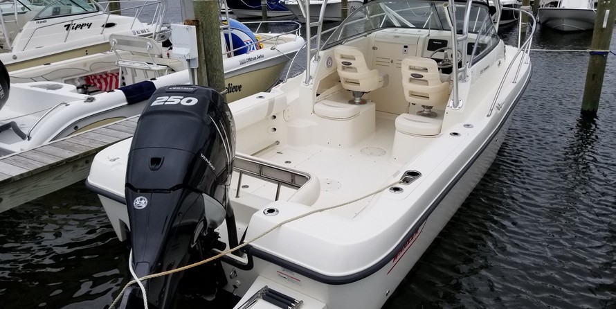 Boston Whaler 235 Conquest