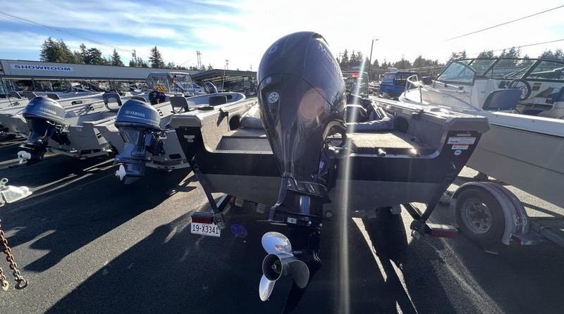 Lund Boats 1800 Tyee