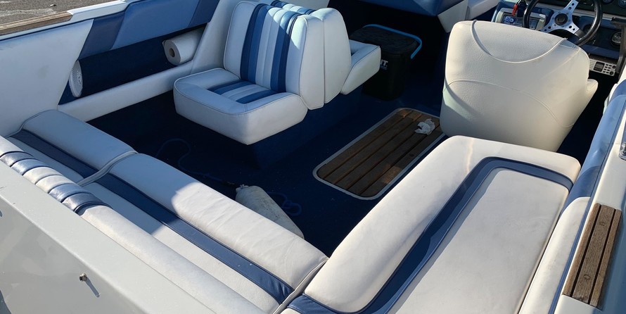 Sea ray 260 bow rider select