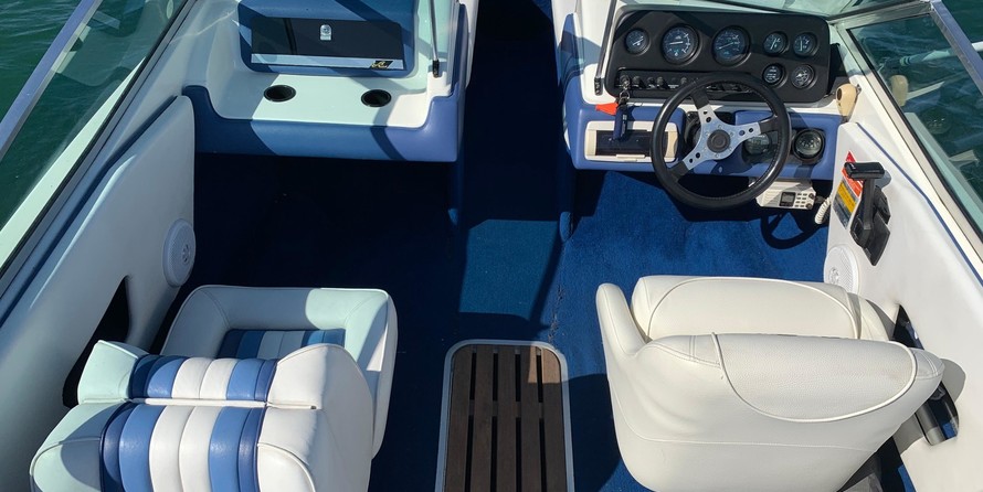 Sea ray 260 bow rider select