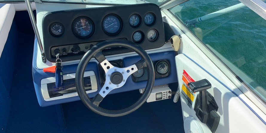 Sea ray 260 bow rider select