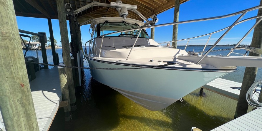 Grady-White Express 370