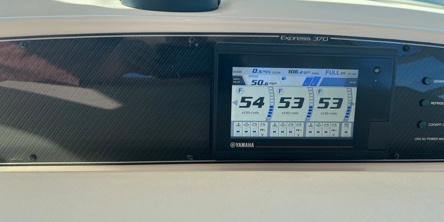 Grady-White Express 370