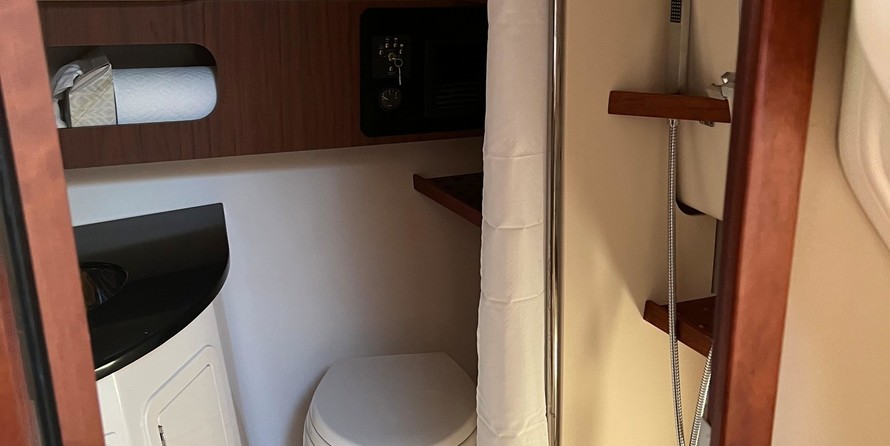 Grady-White Express 370