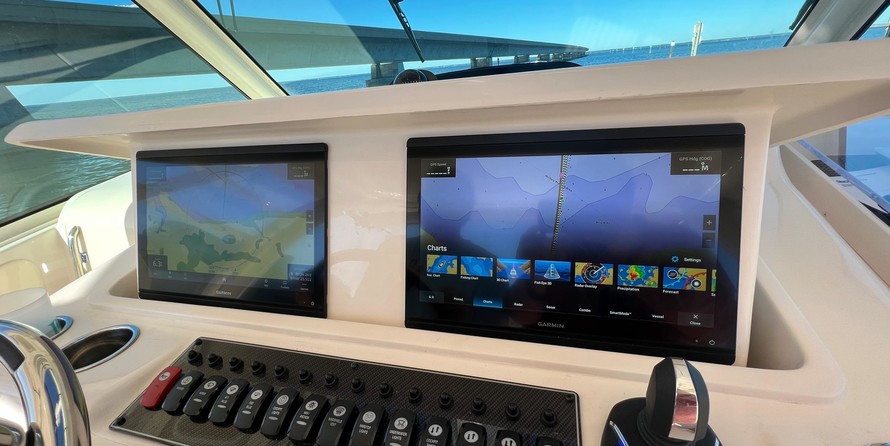 Grady-White Express 370